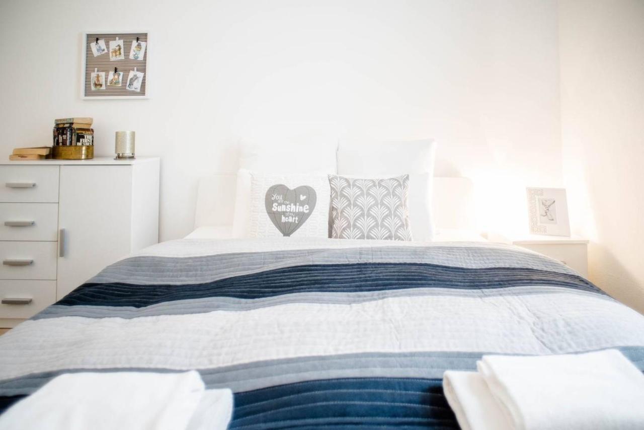 Comfy, renewed 3 bedroom apt in center Boedapest Buitenkant foto